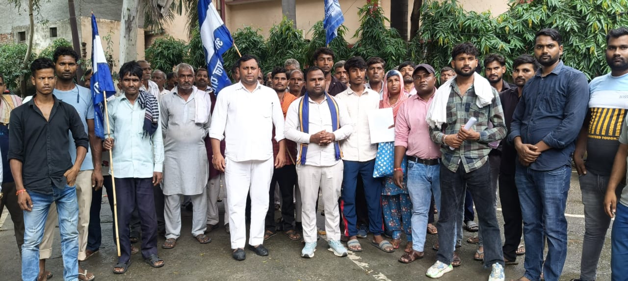 स्कूल से लौट रहे छात्र पर हमला