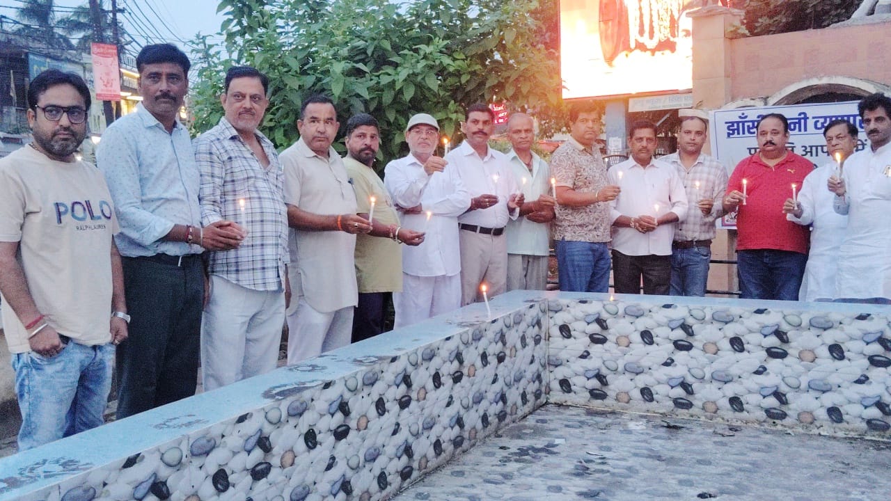 वैष्णो देवी हादसे के मृतकों को दी श्रद्धांजलि