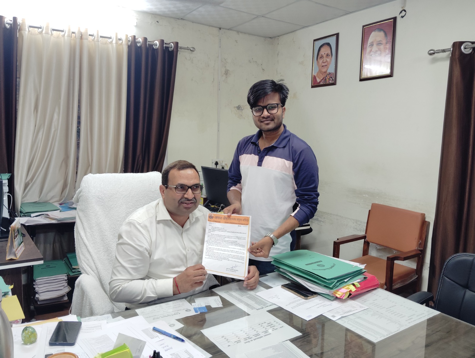 छात्र संघ नेता ने परीक्षा नियंत्रक से की मुलाकात