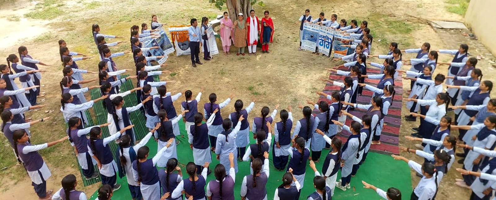 पीपल की छांव में लगी गंगा चौपाल