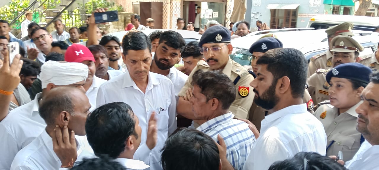 लापता छात्र मामले में ग्रामीणों का फूटा आक्रोश