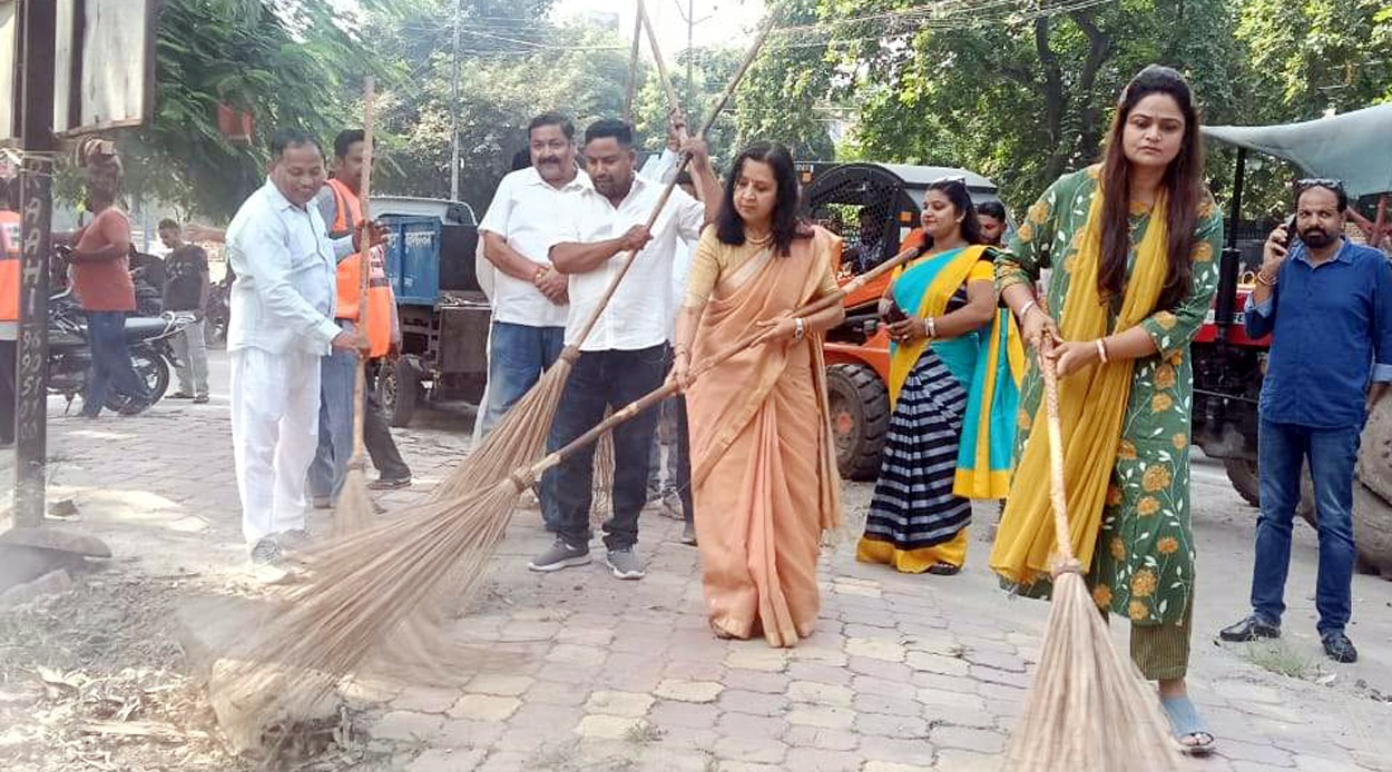 कमला नेहरू वाटिका से शुरू हुआ स्वच्छता पखवाड़ा