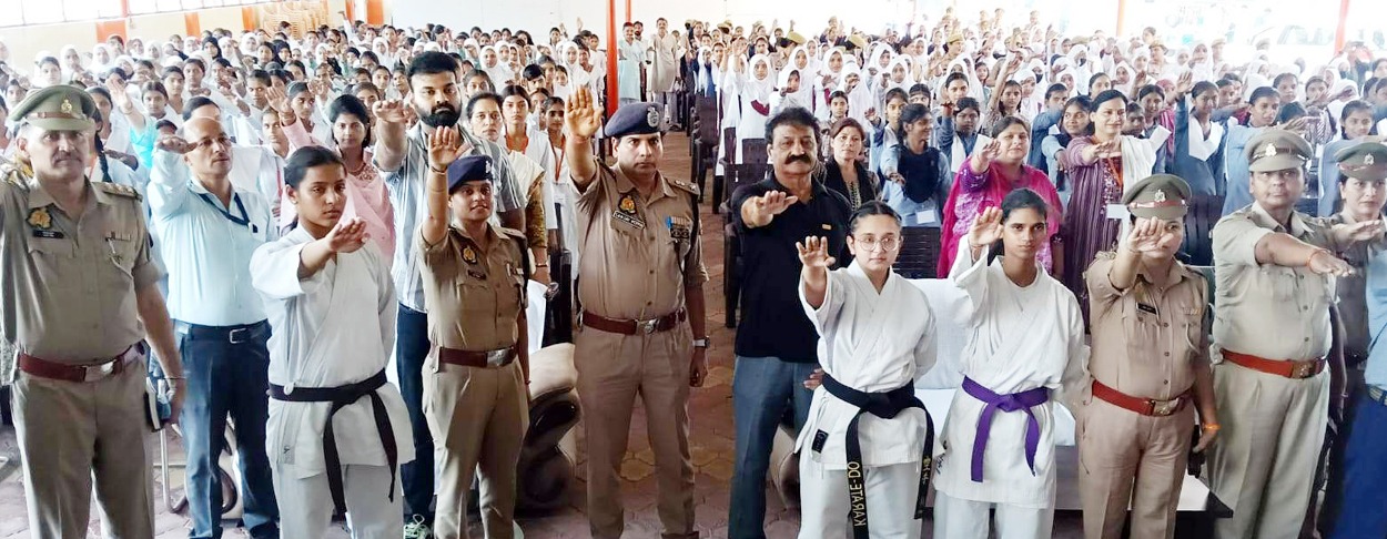 मिशन शक्ति के तहत छात्राओं को सिखाए गए आत्मरक्षा के गुर