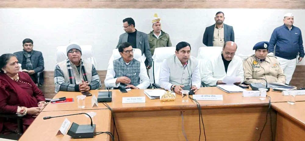 योजनाओं की प्रगति पर किया मंथन, लंबित कार्य शीघ्र पूरे करने के दिये निर्देश