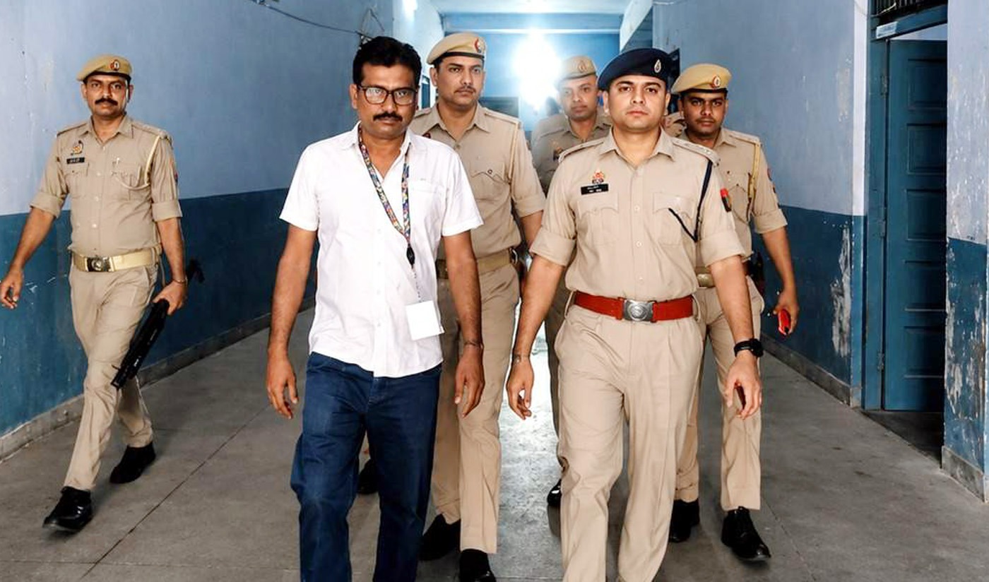 प्रवक्ता परीक्षा को लेकर सुरक्षा व्यवस्था कड़ी, एसपी सिटी ने केंद्रों का किया निरीक्षणउ नकलविहीन और पारदर्शी परीक्षा के लिए पुलिस बल तैनात, अधिकारियों को दिए आवश्यक निर्देश